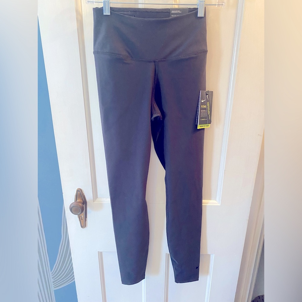 NIKE high rise sculpt tight training leggings. New with tags.
